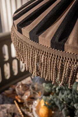 Capri taklampa 50 taupe/svart frans