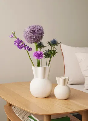 1076_vase-sweeping-top_4_copyright_spring-copenhagen_b42d85dc-e0e6-4d04-bf80-6f159dfb692e