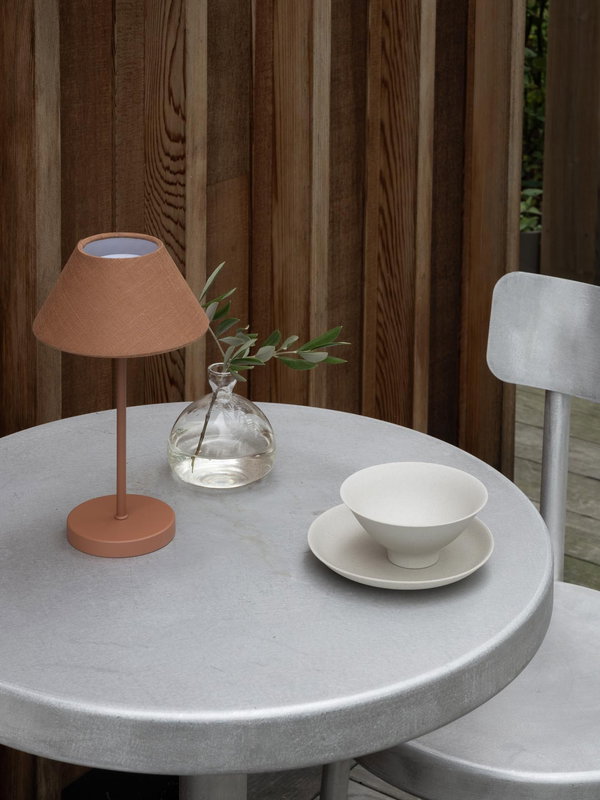 Teya Bordslampa Portabel Terracotta