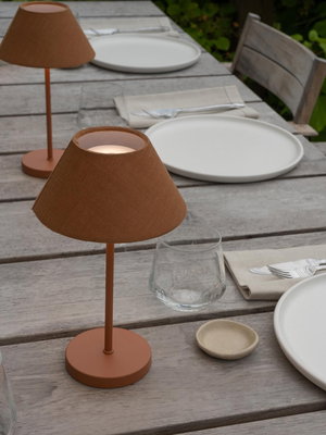Teya Bordslampa Portabel Terracotta