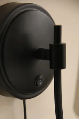 Amar Vägglampa Beige/Svart