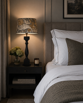 Acanthus Velvet Flint lampskärm med Newcastle lampfot