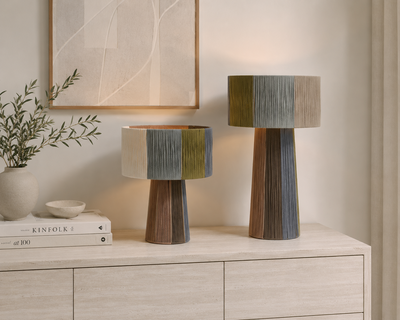 Randig bordslampa i jute