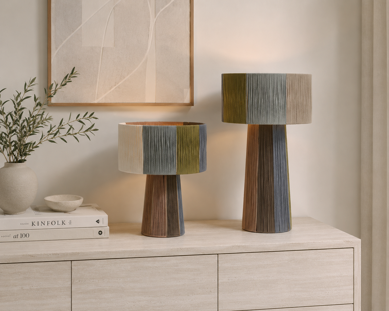 Randig bordslampa i jute