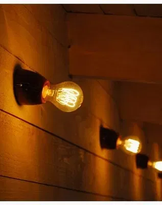 Basic Vägg/Taklampa Sned Svart