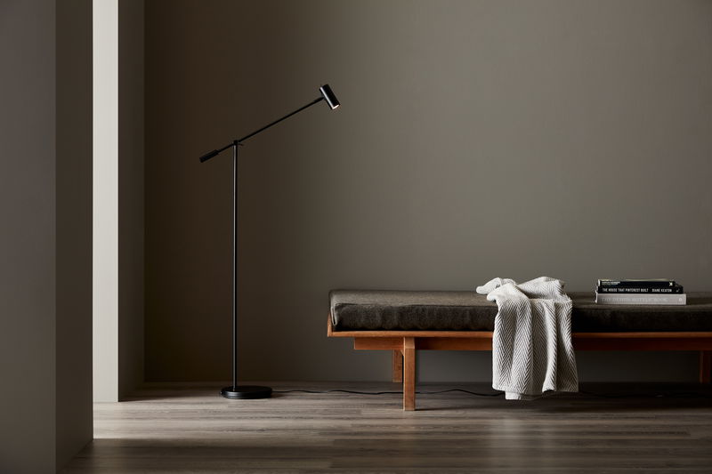 Cato LED Golvlampa Dimbar Svart