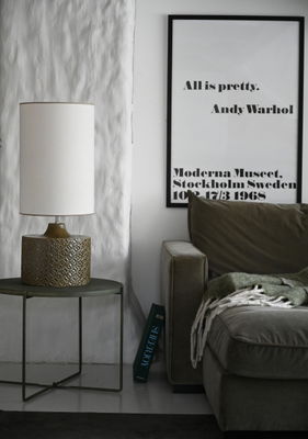 Hög cylinder lampskärm med beige kanter