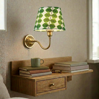 Vägglampa med Berså skärm