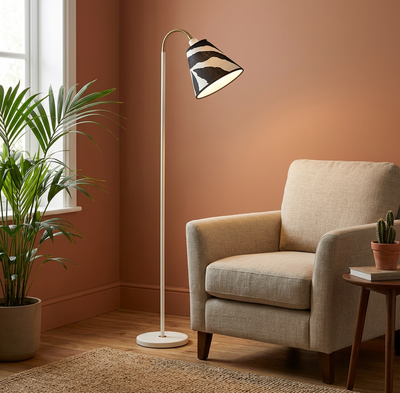 Zebraskärm med haga golvlampa
