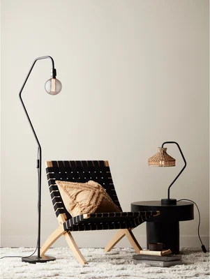 Loft Golvlampa H150 Svart