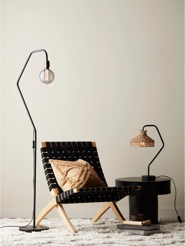 Loft Golvlampa H150 Svart