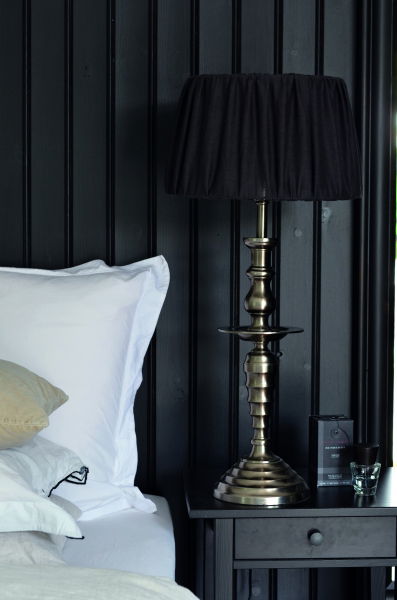 Lux Lampfot 62 Antik Silver m. Sabina rynkad lampskärm