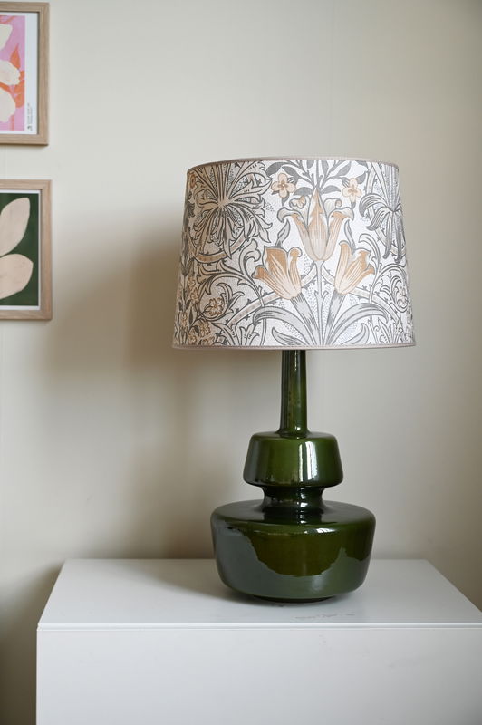 Woodland Weeds Skärmar Rund Barley William Morris