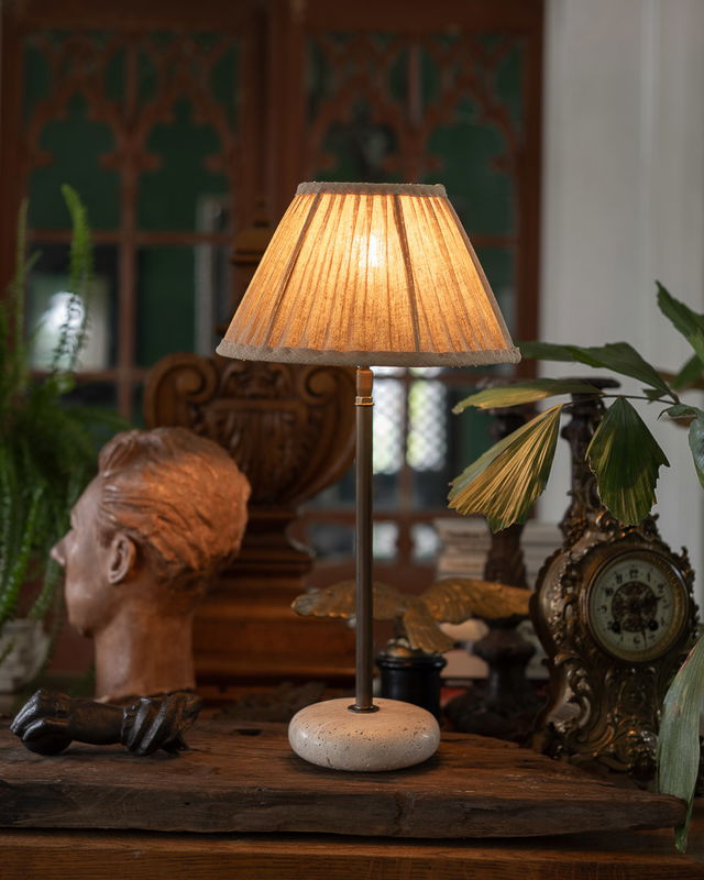 Bordslampa i vardagsrum