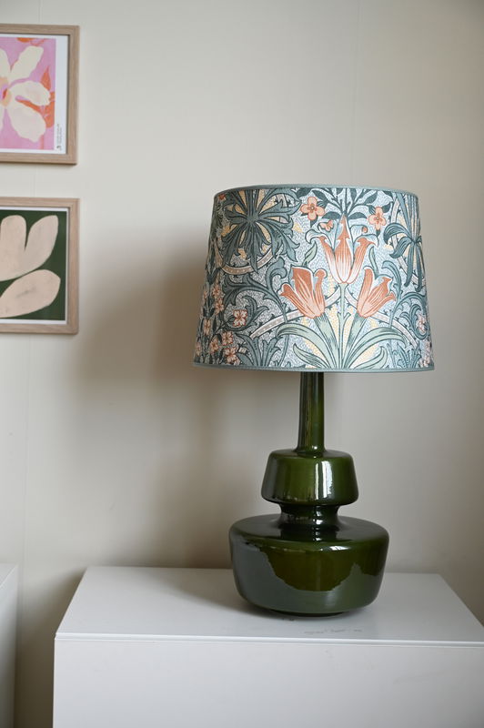 Woodland Weeds Skärmar Rund Bluebird William Morris