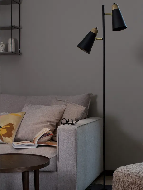 Wien Golvlampa 2L Svart