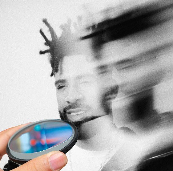 Foreground Blur One-Side Stretch Drag Effect Prism 77mm