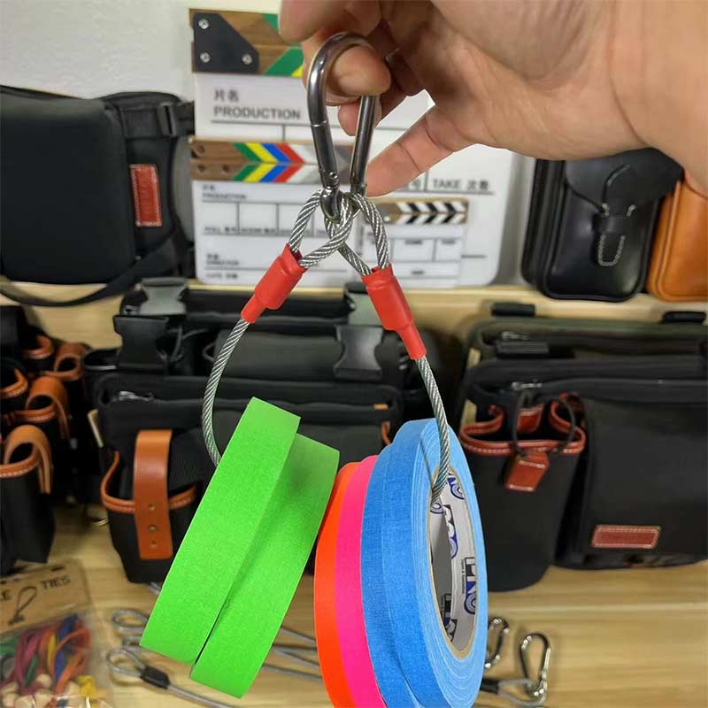 Säkerhetsvajer med karbinhake och gummiöverdrag 32cm