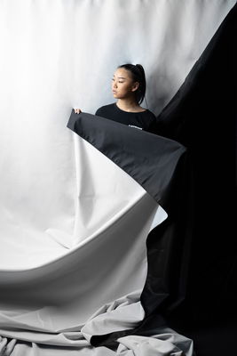 Svart och vit tygbakgrund