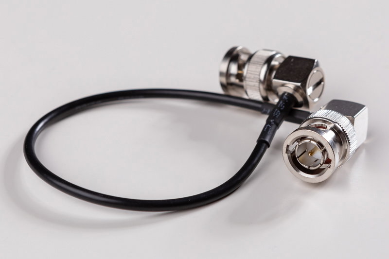 SDI Kabel Svart 20cm högervinkad kontakt