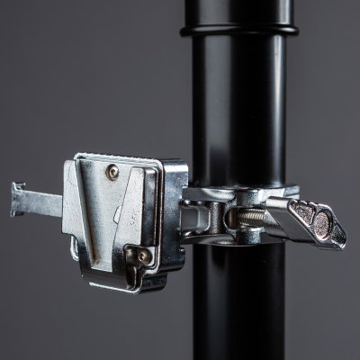 Montera V-Mount batteri på stativ