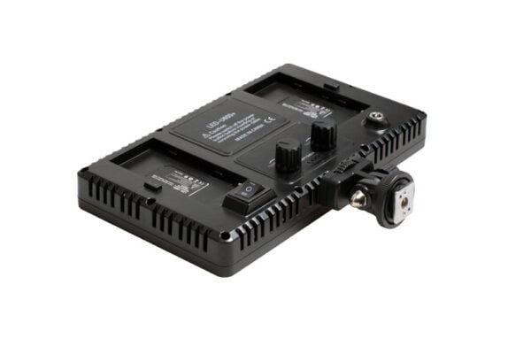 Portabel LED-panel U-600 RGB med klaffar