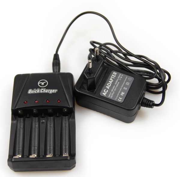 Laddare för 4 batterier (AA och AAA) (Laddare utan ciggkabel)