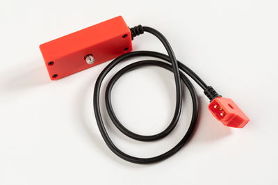 D-Tap Hub 4-port splitter med skruv