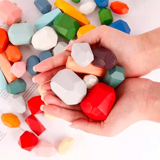 Stenar i olika färger och former 22-pack trästenar för styling och produktfotografering