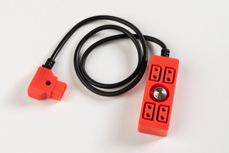 D-Tap Hub 4-port splitter med skruv (Röd)
