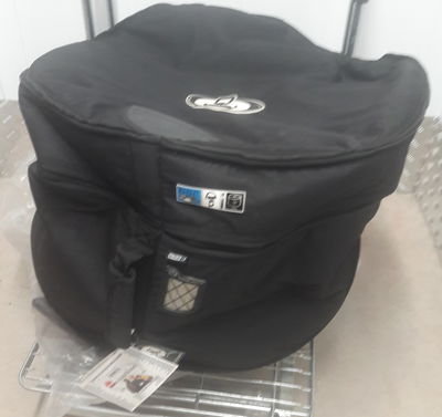 Protection racket 1826 26"b 18"dj