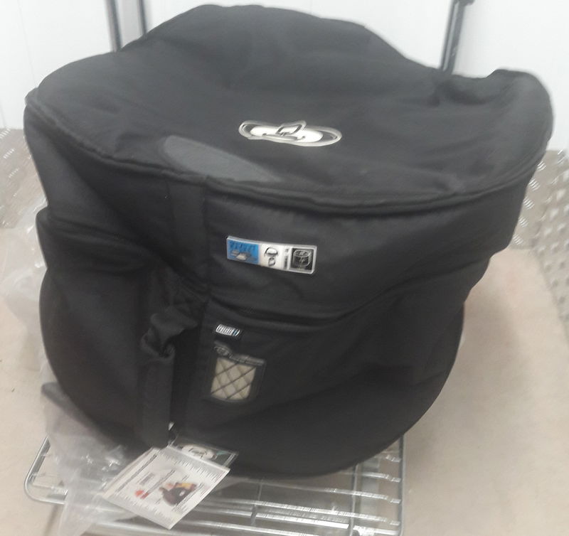 Protection racket 1826 26"b 18"dj