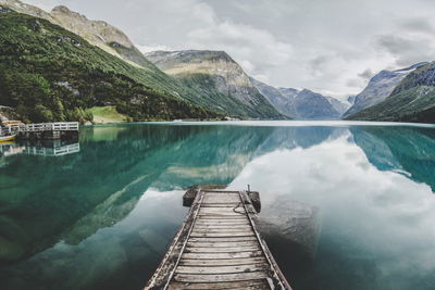 Ljuddämpande tavla - View of the lovatnet lake