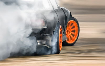 Ljuddämpande tavla - Drifting car in a puff