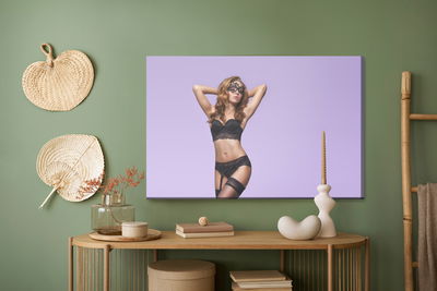 Ljuddämpande tavla - A woman in a mask and sexy