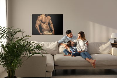 Ljuddämpande tavla - A well-built man