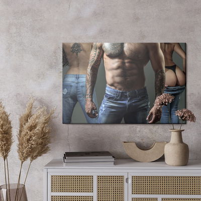 Ljuddämpande tavla - Tattooed man with women