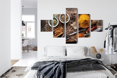 Ljuddämpande tavla - Board with various spices