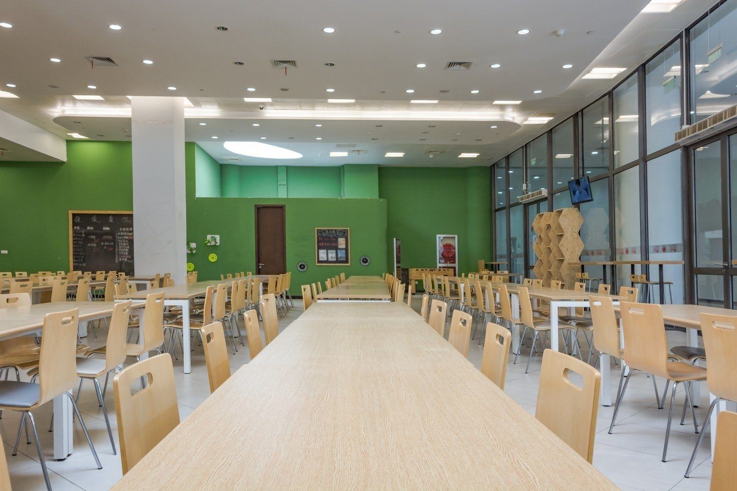 Ljudabsorbera matsal