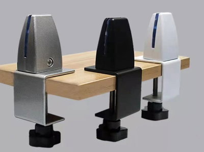 klämfästen för montering av Bulletin Desk Screen på skrivbord