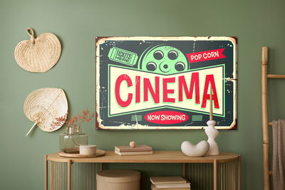 Ljuddämpande tavla - Retro cinema subtitles
