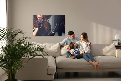 Ljuddämpande tavla - Woman wearing gloves