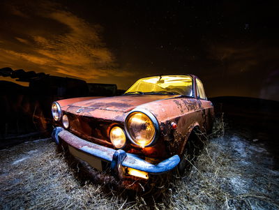 Ljuddämpande tavla - Old abandoned car 3d