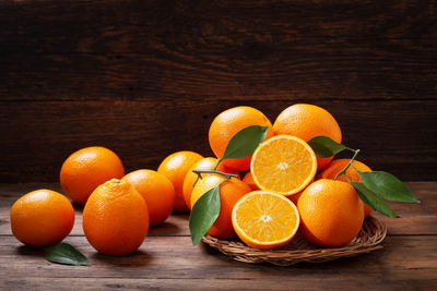 Ljuddämpande tavla - Fresh oranges on boards