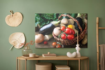 Ljuddämpande tavla - A basket of vegetables