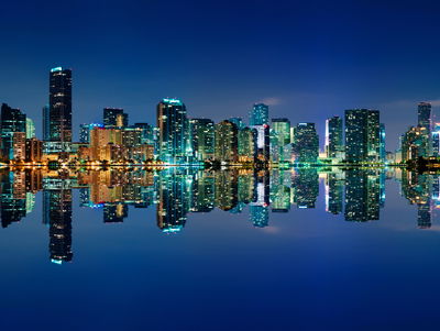Ljuddämpande tavla - Panorama of miami by night