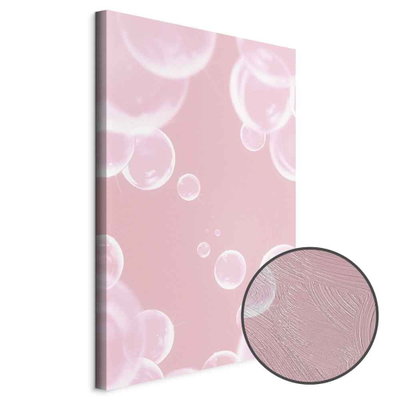 Schuin productaanzicht van Subtle breeze. Het motief loopt door over de randen van het canvas. Een ronde detailopname toont het reliëf van het geloppervlak.
