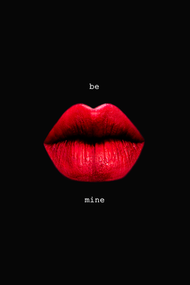 Vooraanzicht van Red lips - black background. De volledige gedrukte compositie is te zien zonder het schuine productaanzicht of de detailopname van het geloppervlak.
