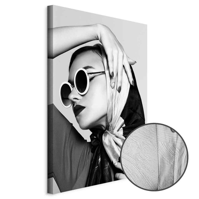 Produktvy av Stylish lady. En rund detaljförstoring visar den strukturerade gelytan.