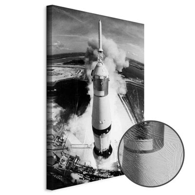 Schuin productaanzicht van Cosmic speed. Het motief loopt door over de randen van het canvas. Een ronde detailopname toont het reliëf van het geloppervlak.
